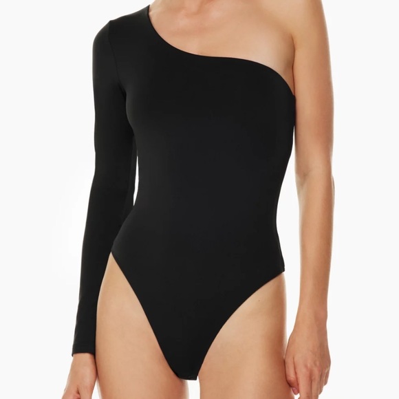 Aritzia Tops - Aritzia contour bodysuit